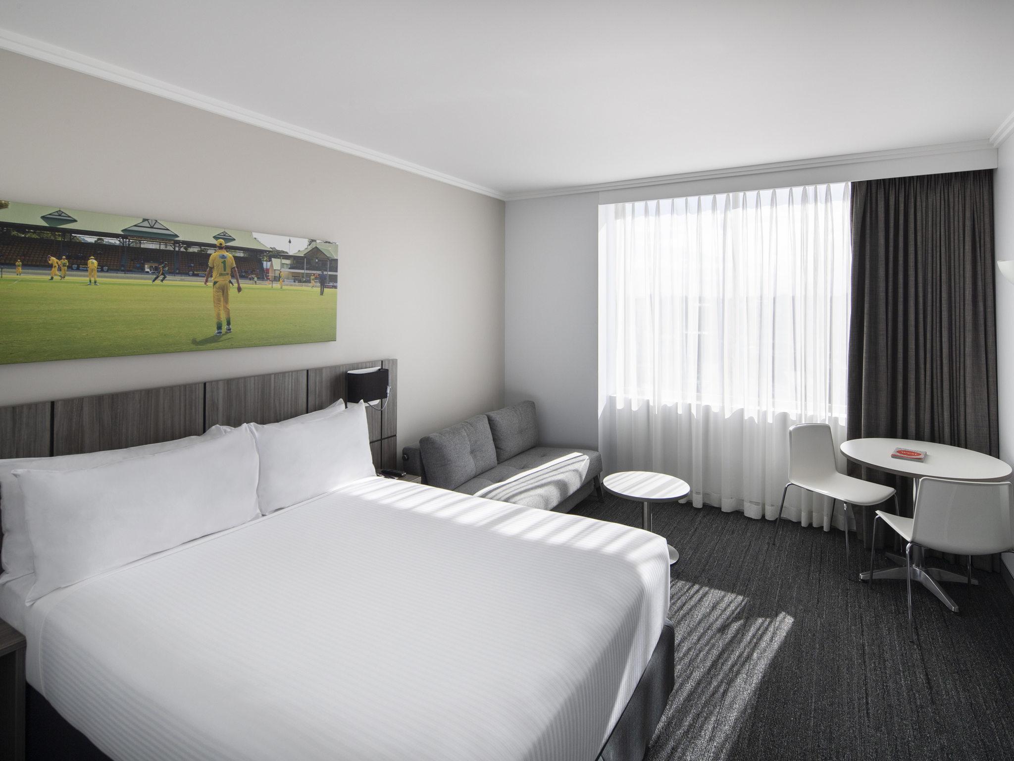 ทราเวลลอดจ์ โฮเต็ล แบงค์สทาวน์ ซิดนีย์ Hotel ภายนอก รูปภาพ