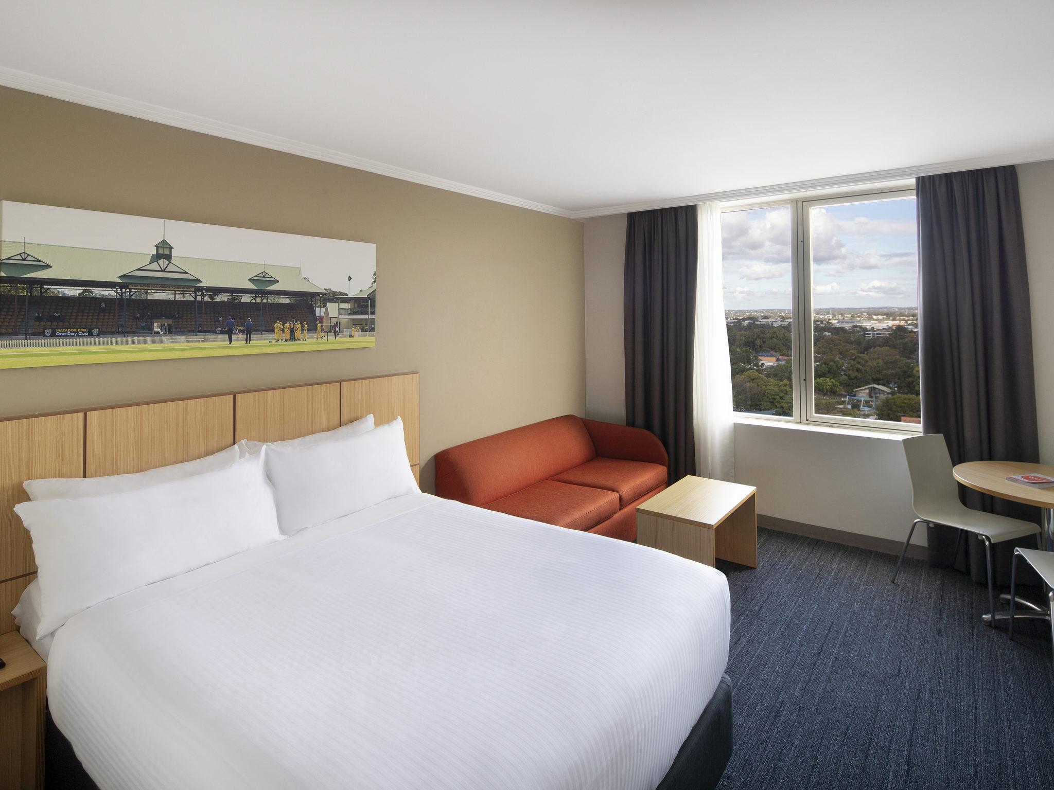 ทราเวลลอดจ์ โฮเต็ล แบงค์สทาวน์ ซิดนีย์ Hotel ภายนอก รูปภาพ