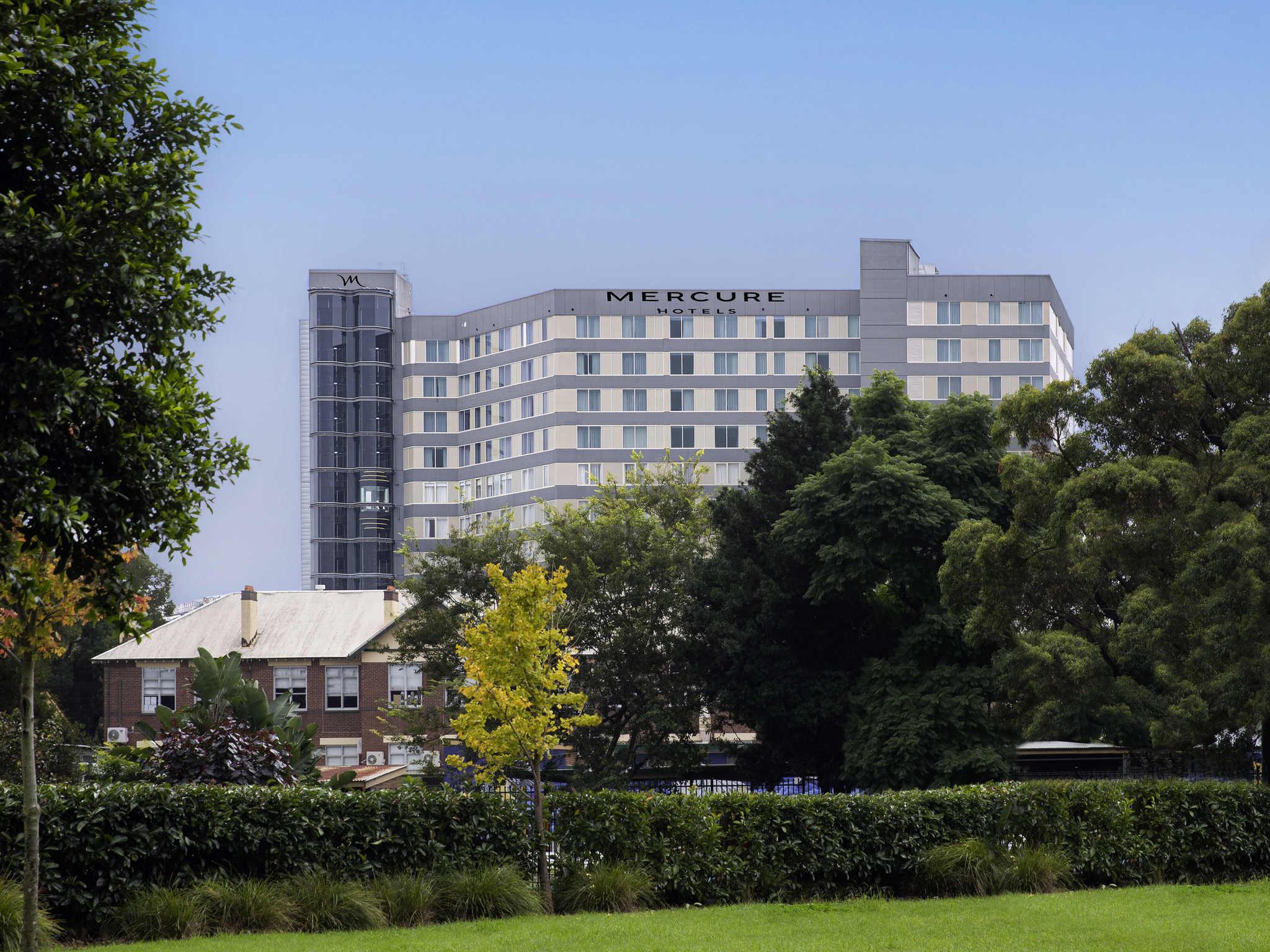 ทราเวลลอดจ์ โฮเต็ล แบงค์สทาวน์ ซิดนีย์ Hotel ภายนอก รูปภาพ