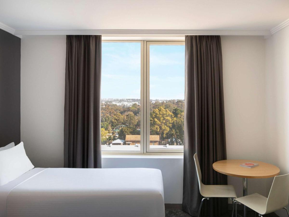 ทราเวลลอดจ์ โฮเต็ล แบงค์สทาวน์ ซิดนีย์ Hotel ภายนอก รูปภาพ
