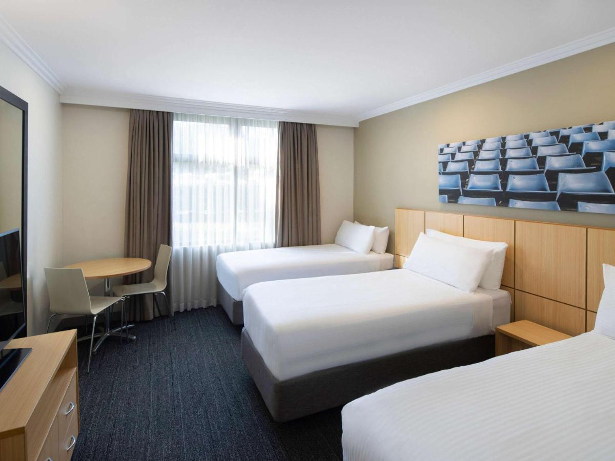 ทราเวลลอดจ์ โฮเต็ล แบงค์สทาวน์ ซิดนีย์ Hotel ภายนอก รูปภาพ