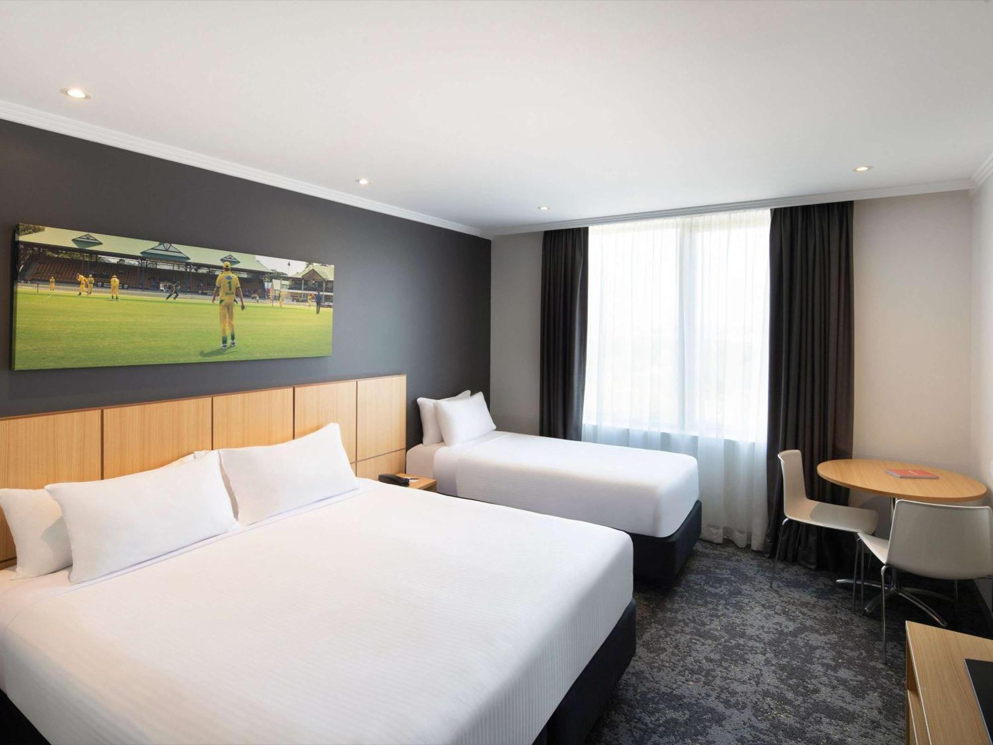 ทราเวลลอดจ์ โฮเต็ล แบงค์สทาวน์ ซิดนีย์ Hotel ภายนอก รูปภาพ