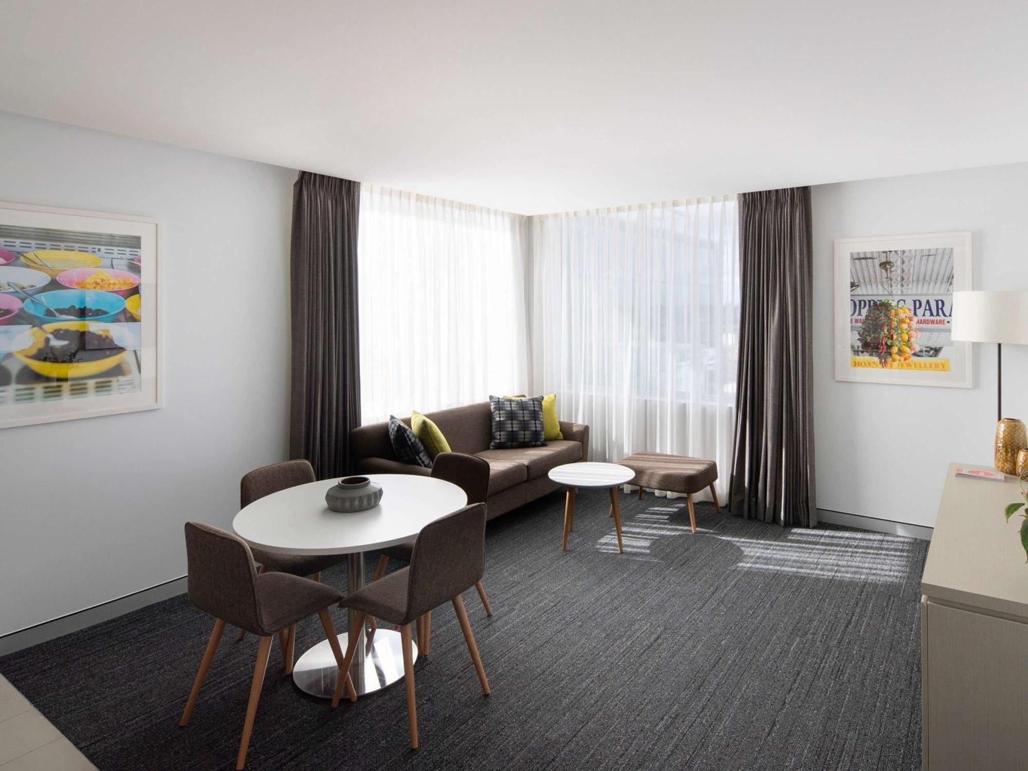ทราเวลลอดจ์ โฮเต็ล แบงค์สทาวน์ ซิดนีย์ Hotel ภายนอก รูปภาพ
